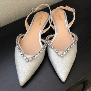 Badgley Mischka Silver Flats, size 8